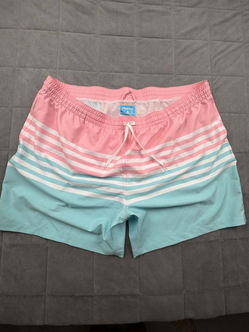 Chubbies The On The Horizons 5.5 inch Lined Classic Stretch Swim Trunks